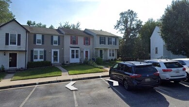 Building Photo - 8918 Pembrook Woods