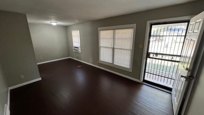 Foto del edificio - 2183 Cassie Ave