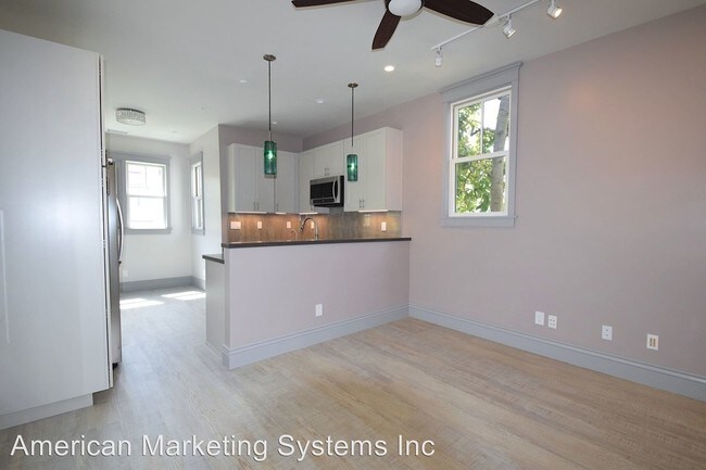 Building Photo - 1216 Sanchez St