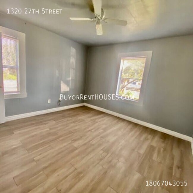 Foto del edificio - 1320 27th St