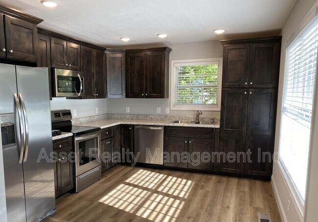 Building Photo - 252-254 Highland Ave