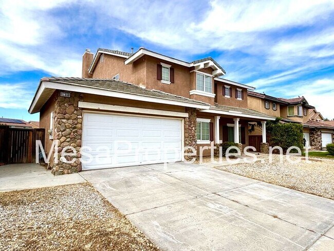 Foto del edificio - 12300 Primavera Way