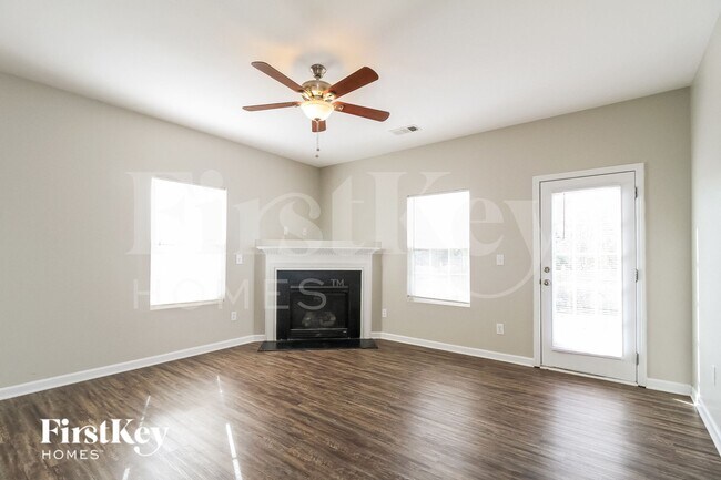 Foto del edificio - 4630 Lauren Woods Ct