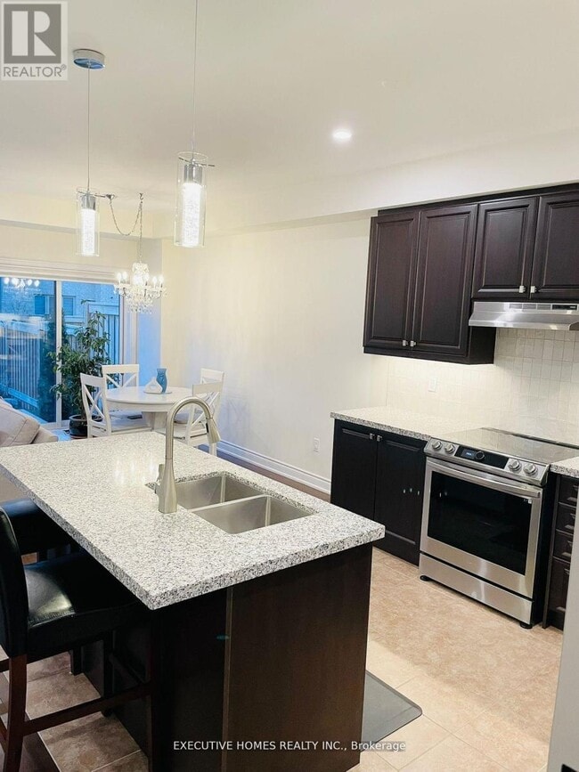 Photo du bâtiment - 51 Lorne Thomas Pl