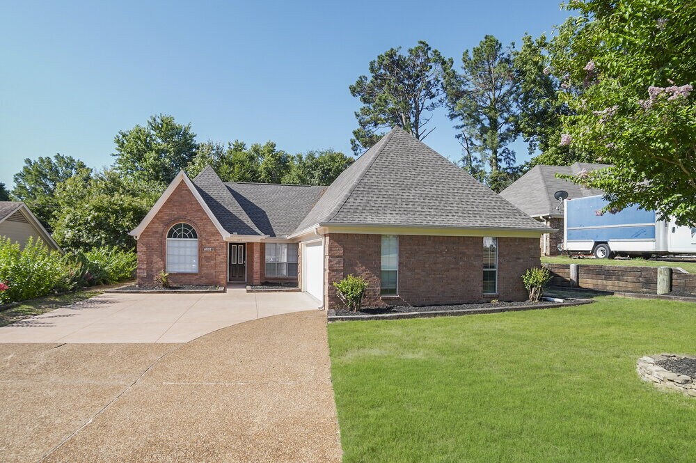 Foto principal - 1163 Carriage Dr S
