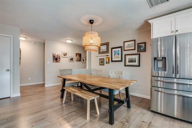 Foto del edificio - 2321 Norway Dr