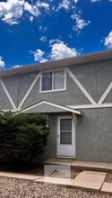 Building Photo - 1751 Shenandoah Dr