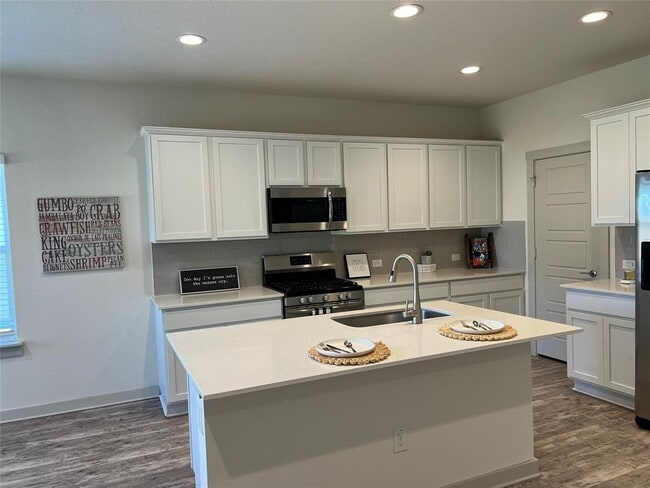 Building Photo - 112 Deserti Rd