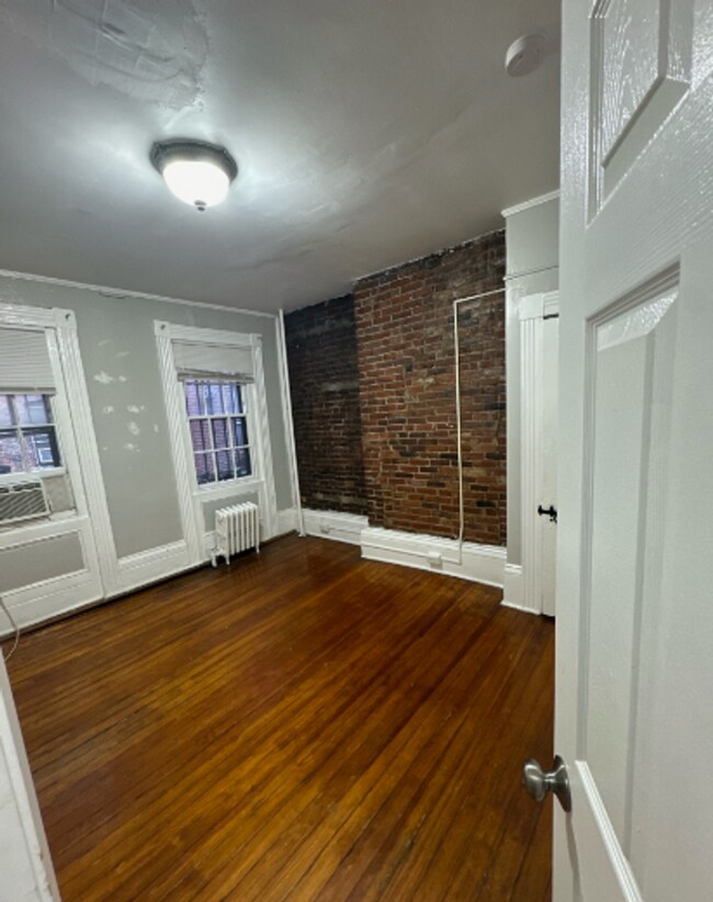 Foto del edificio - 2 Champney Pl