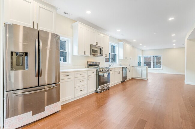 Foto del edificio - 4019 N Tripp Ave