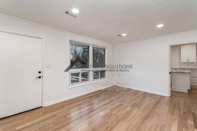 Building Photo - 2702 Nodyne Dr