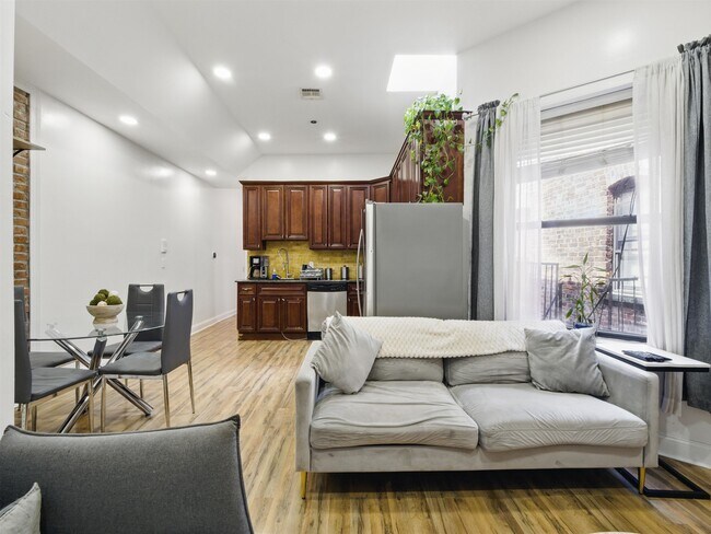 Foto del edificio - 77 Crescent Ave