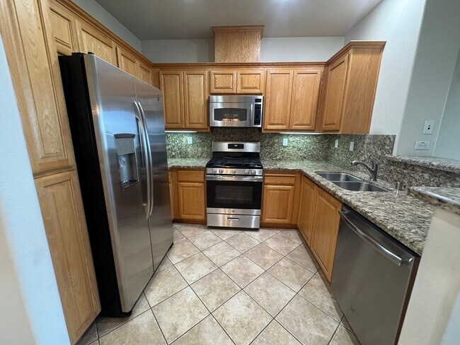 Foto del edificio - BEAUTIFUL TOP FLOOR CONDO AT THE TERRACES IN DUBLIN RANCH!!!