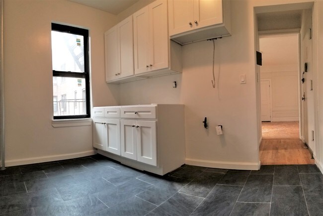 Foto del edificio - 121 Parkside Ave