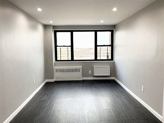 Foto del edificio - 0 bedroom in BRONX NY 10467