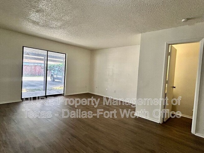 Foto del edificio - 1126 Highbush Dr
