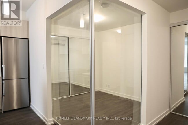 Building Photo - 203 College St