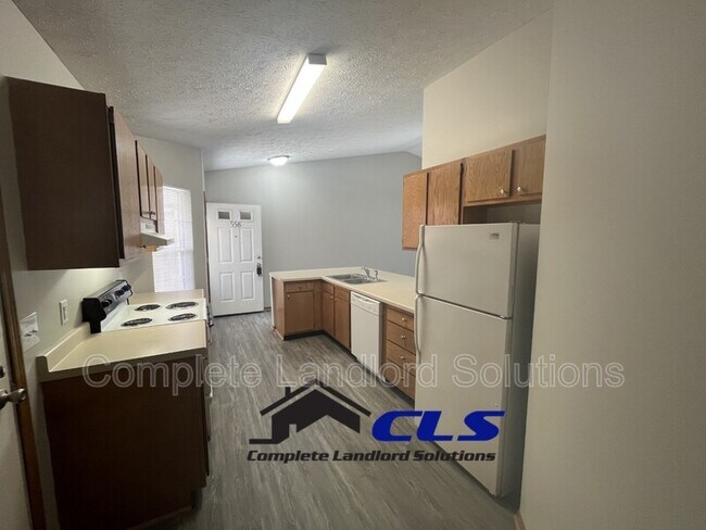 Foto del edificio - 558 College Ave