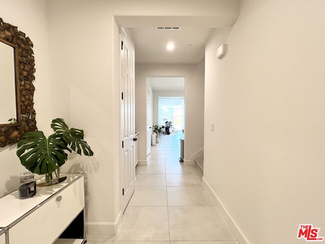 Foto del edificio - 4587 Sparrow Dr