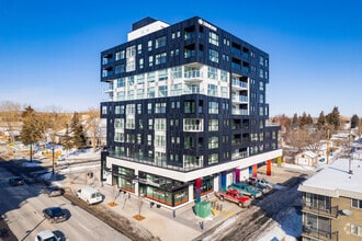 Building Photo - 17 West