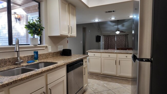 Foto del edificio - 1809 Highland Park Ave