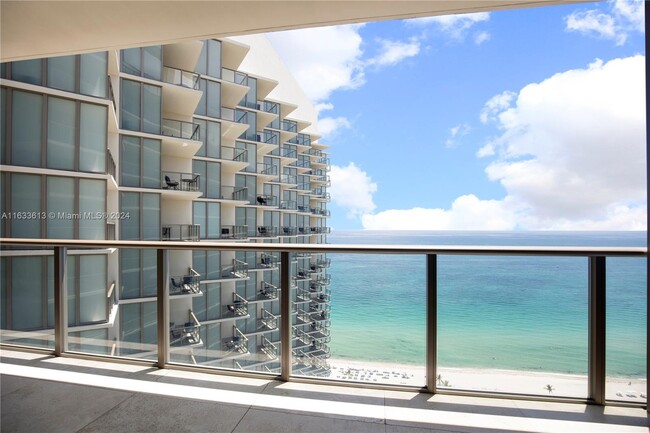 Foto del edificio - 9701 Collins Ave