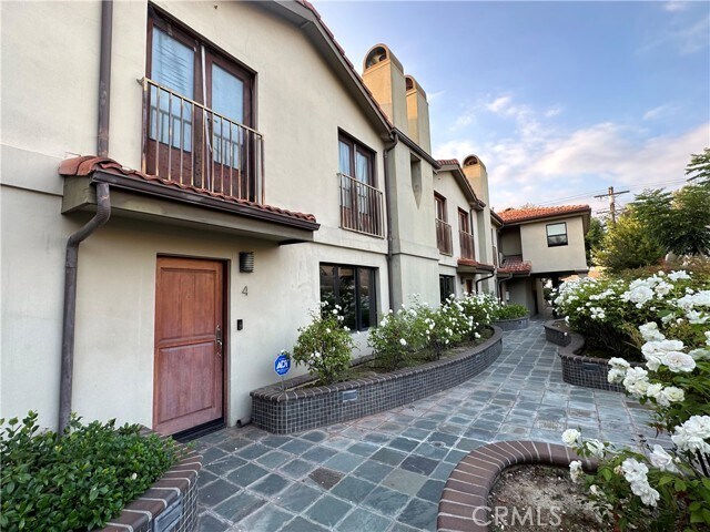 Foto del edificio - 2424 Oswego St
