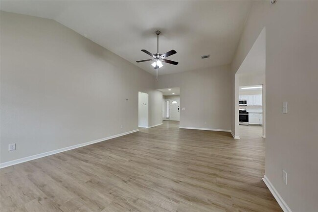 Foto del edificio - 4010 Spring Meadow Dr