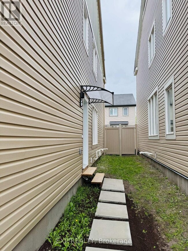 Building Photo - 550 Millars Sound Way