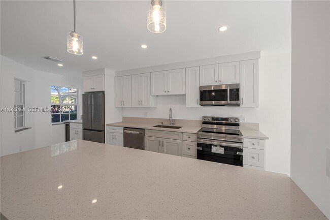 Building Photo - 13914 SW 101st Ln