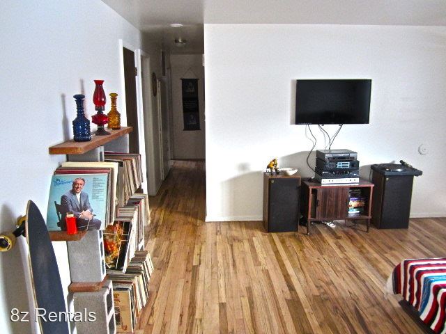 Foto del edificio - 3 br, 1.5 bath House - 3235 Euclid Avenue