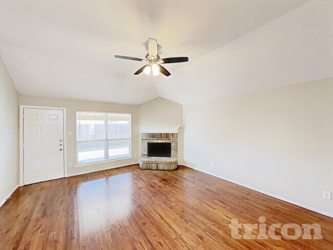 Foto del edificio - 2524 Wakecrest Dr