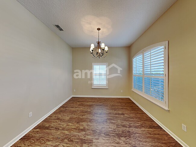 Foto del edificio - 86865 Riverwood Dr