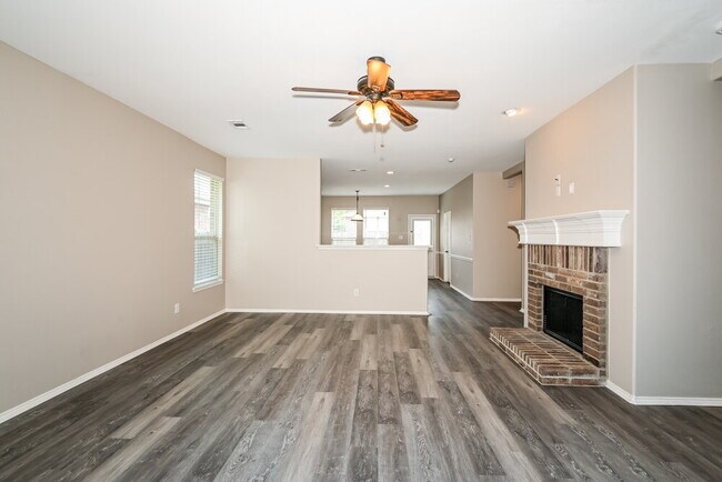 Foto del edificio - 6005 Deck House Rd