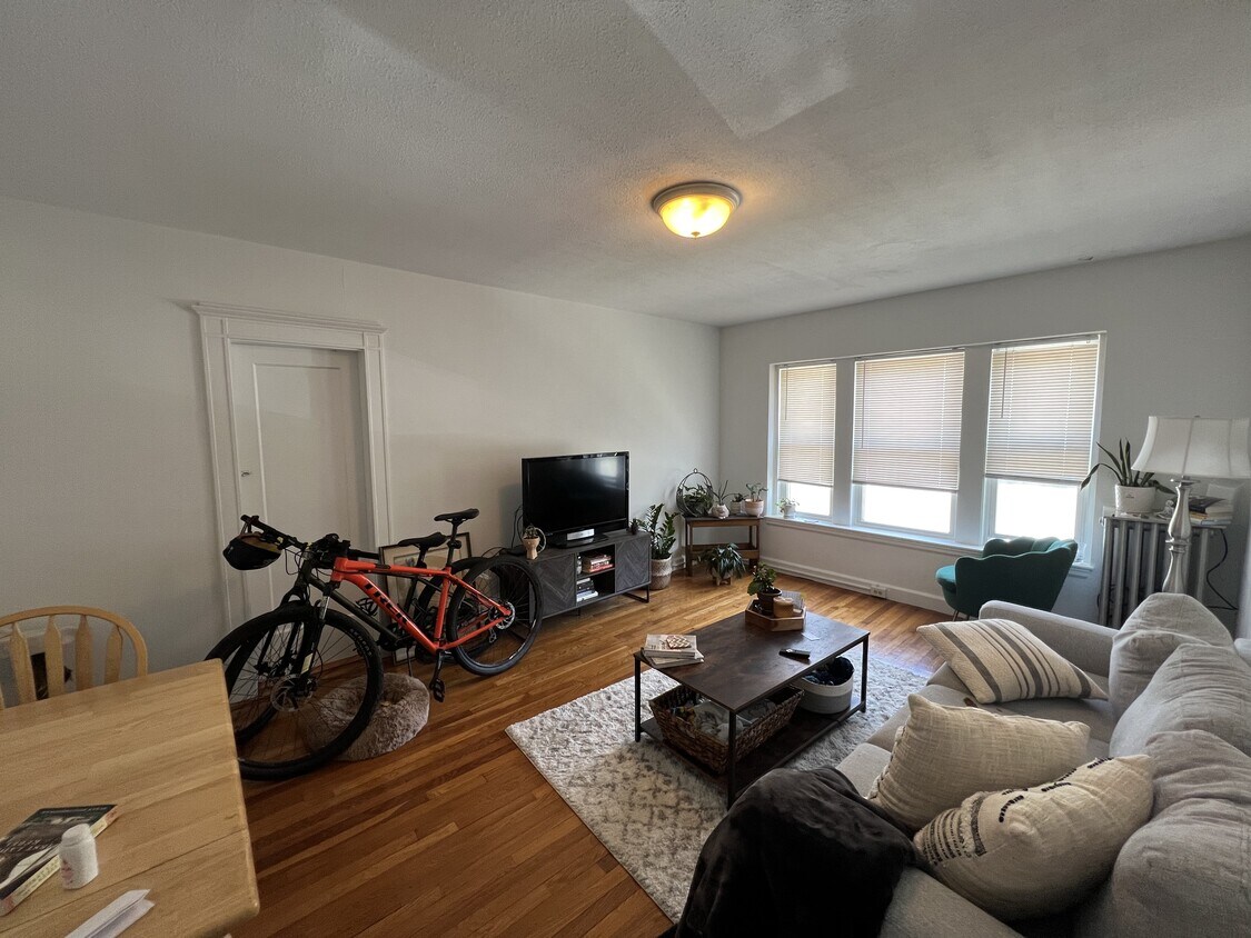 Foto principal - 119 W Wyoming Ave