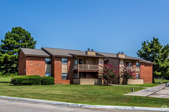 Apartments Near Monroe