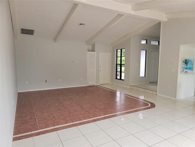 Foto del edificio - 26221 Constantine Rd
