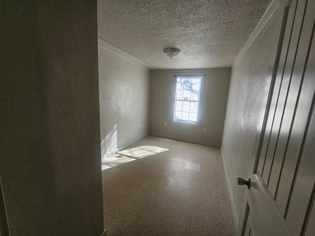 Building Photo - 224 NE 2nd St