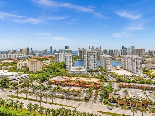 Foto del edificio - 2780 NE 183rd St