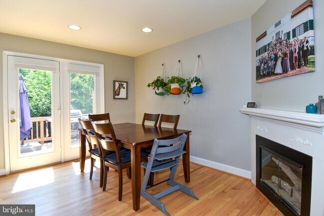 Building Photo - 109 Maximillian Ct SW