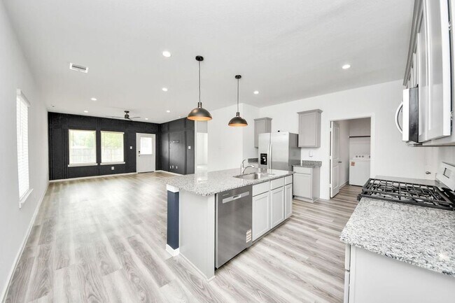 Building Photo - 13517 Heritage Mdw Ln
