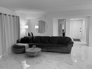 Building Photo - 12268 Sag Harbor Ct