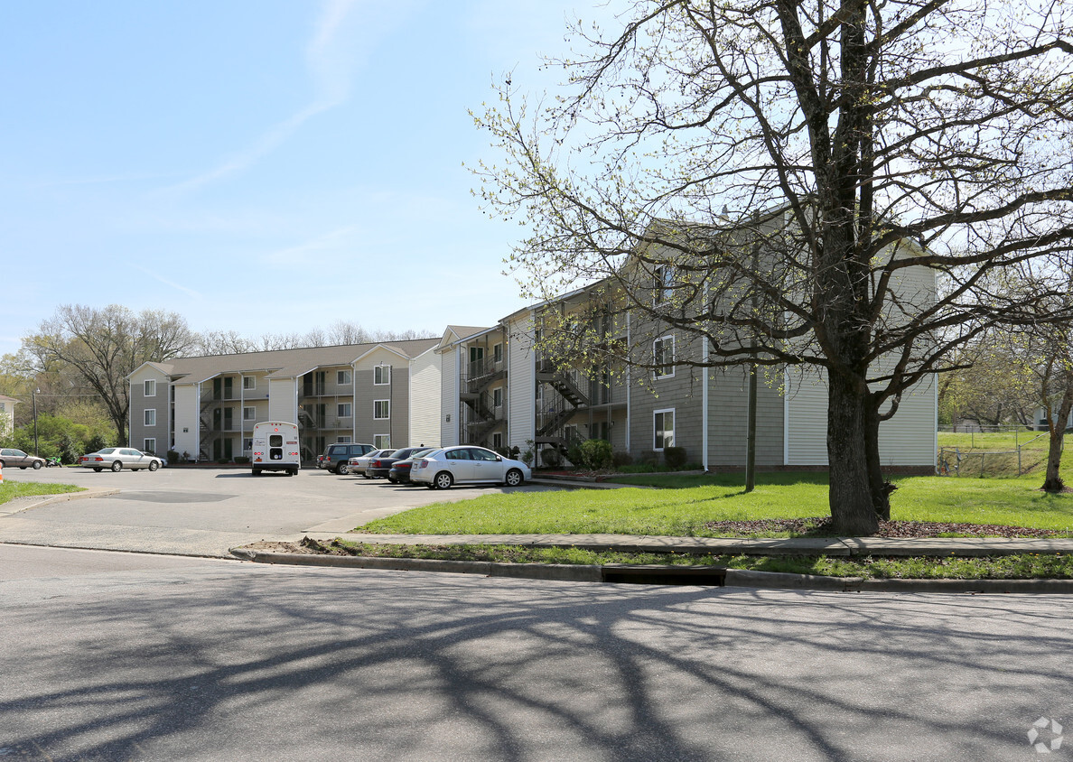 Building Photo - Maplewood Apartments