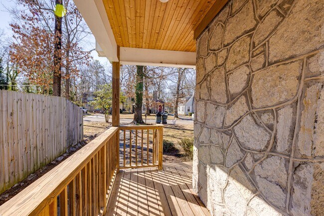 Foto del edificio - Newly Renovated 3BR/1BTH with Loft for Rent!