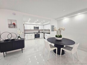 Building Photo - 3750 Galt Ocean Dr