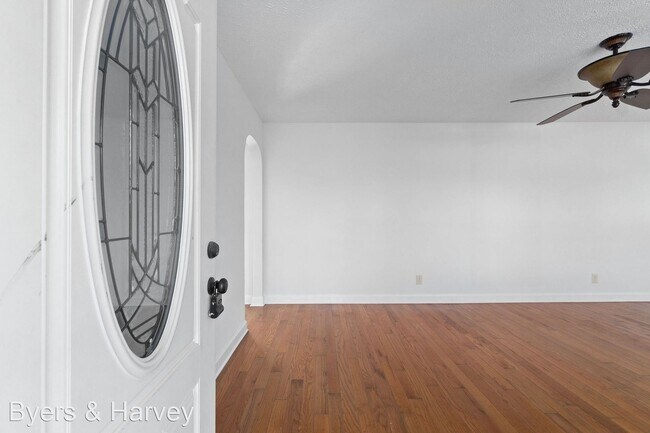 Foto del edificio - 3 br, 1 bath House - 2971 Trenton Road