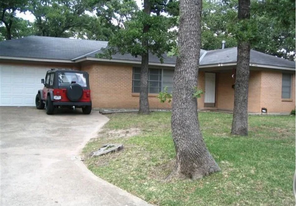 Foto principal - 4005 Oaklawn St