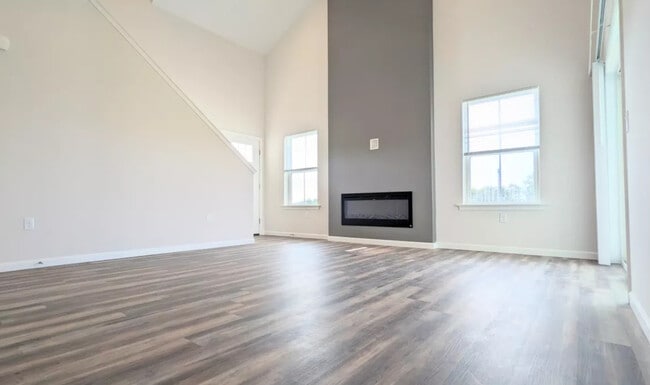 Building Photo - The Pond on Fulling Mill