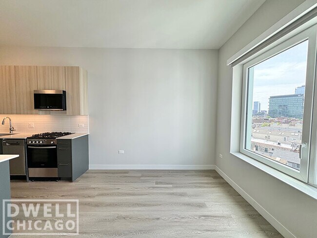 Foto del edificio - 630 N May St