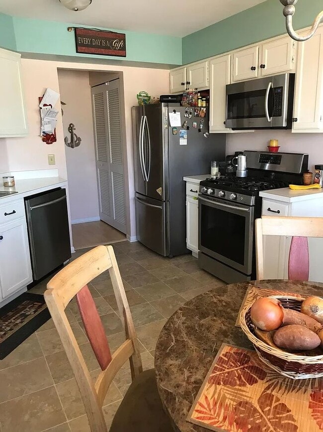 Building Photo - 2545 Live Oak Ln